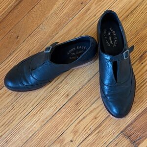 NWOT Kork-Ease women's black Leather Loafers